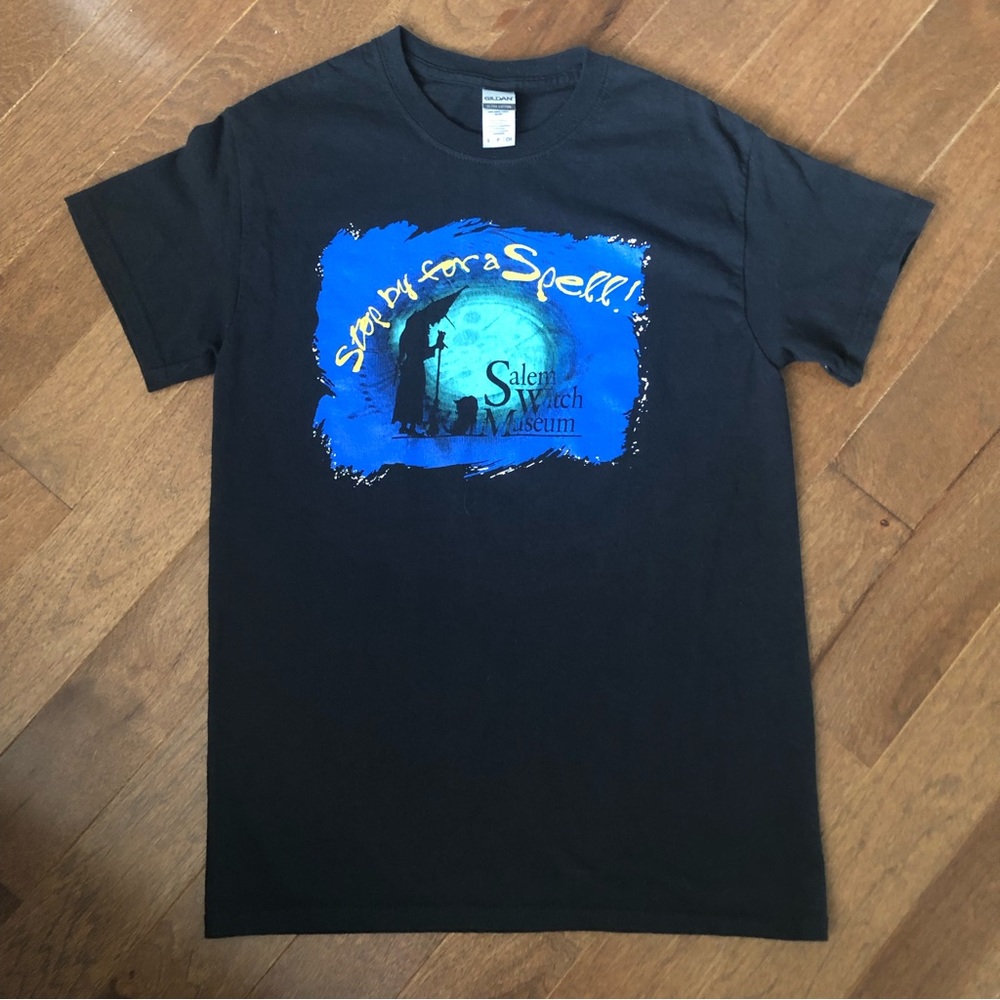 Salem Witch Museum Black Graphic Short Sleeve Shirt Size Small